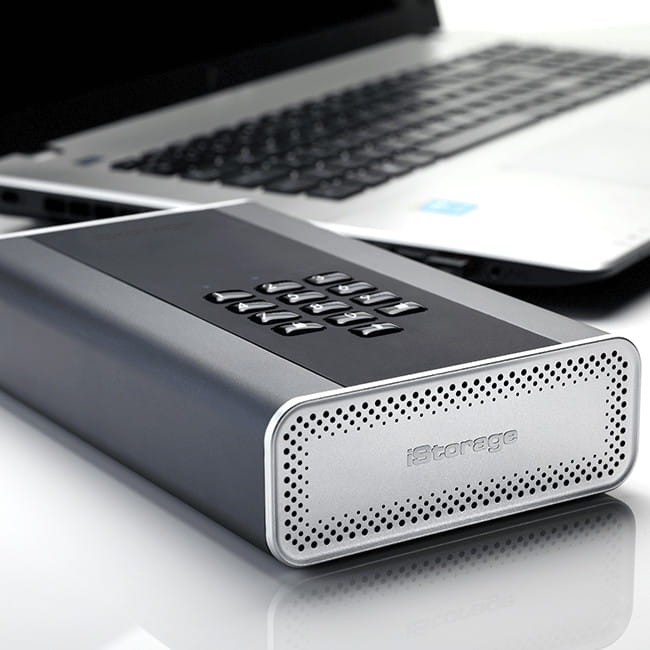 Szyfrowany dysk iStorage diskAshur DT2 HDD 3TB czarny IS-DT2-256-3000-C-X